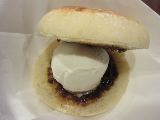 みそパンこんがり焼きとジェラート