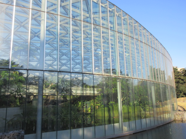 新宿御苑の大温室の外観