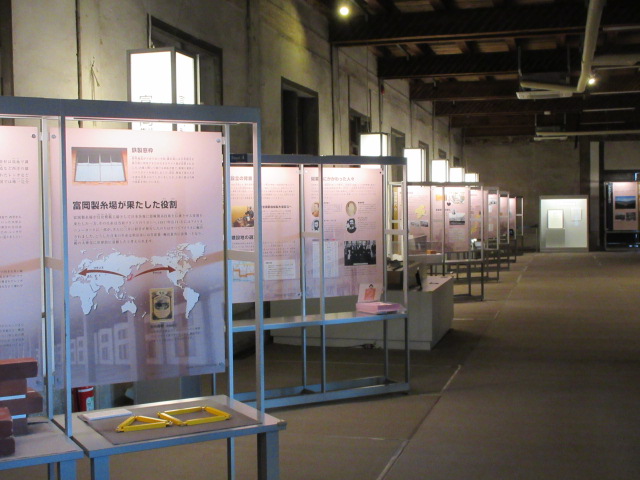 東置繭所の解説エリア