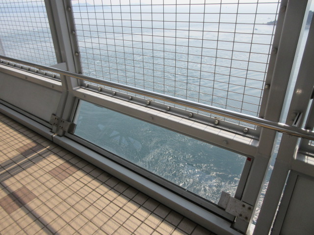 遊歩道から見える鳴門海峡