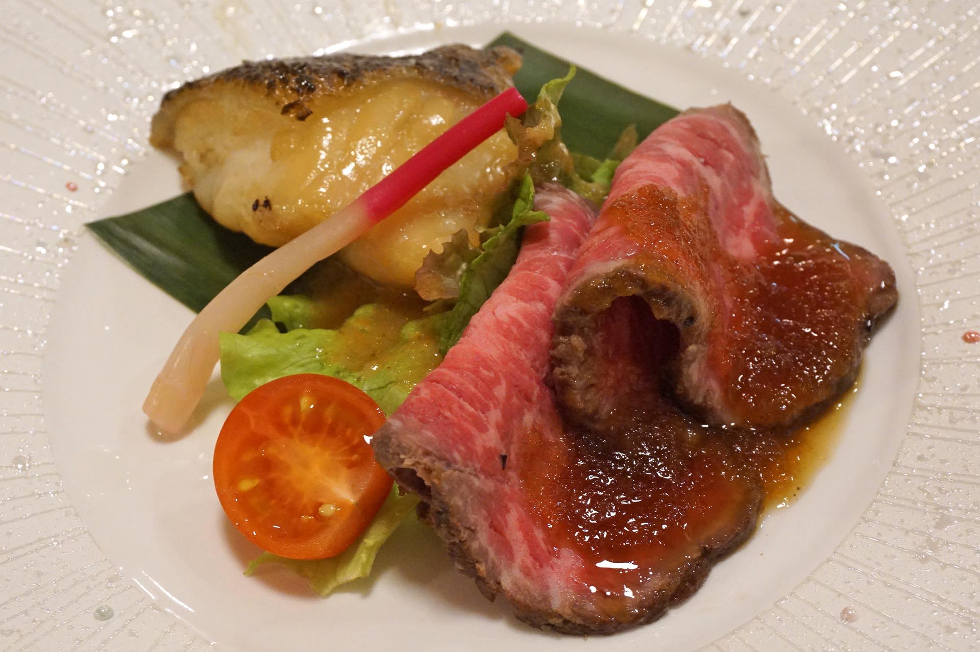 ユウベルホテル松政のローストビーフとクエの焼き魚