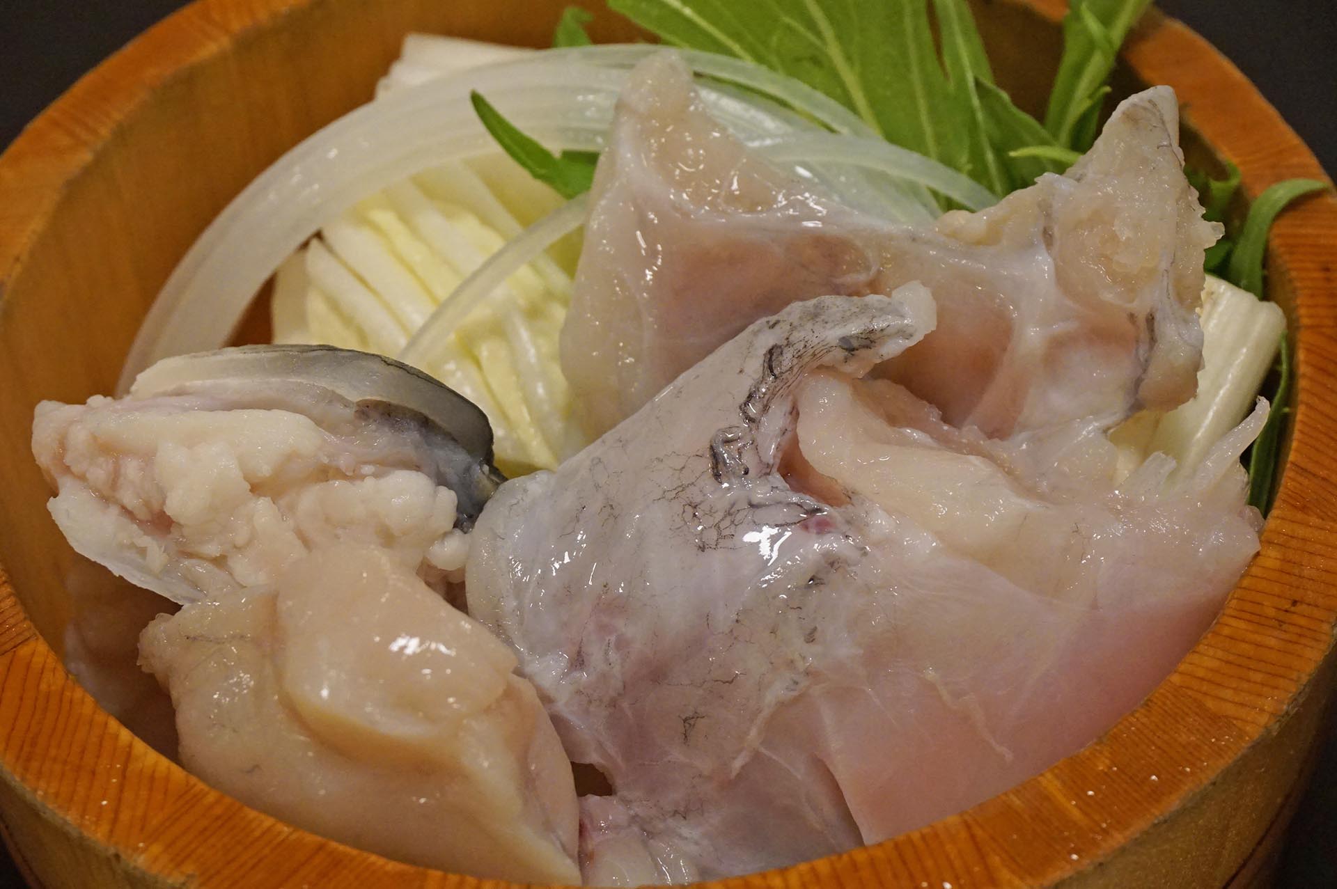 ユウベルホテル松政のとらふぐちり