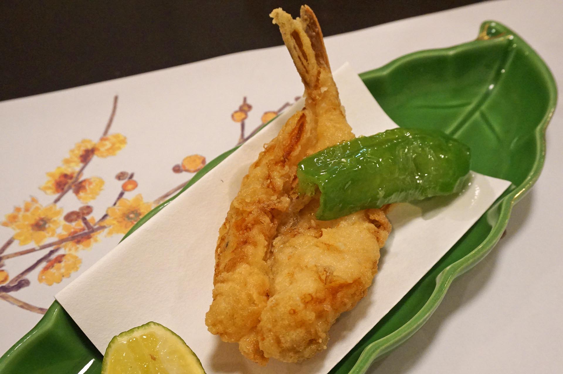 ユウベルホテル松政のふぐのから揚げ