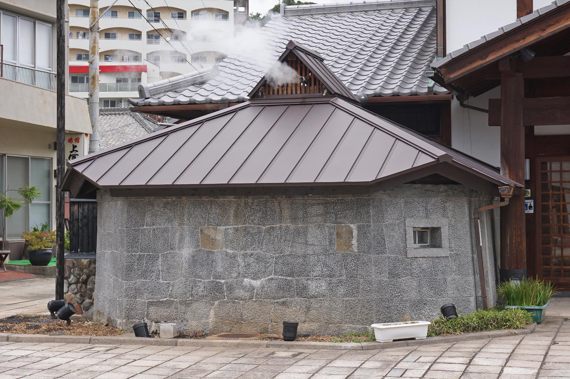 鉄輪むし湯の石室