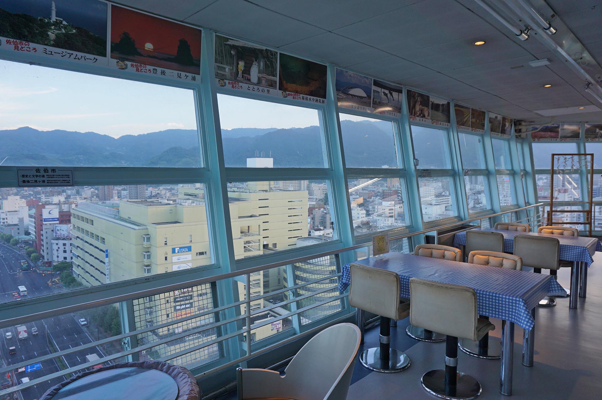 別府タワーのカフェ